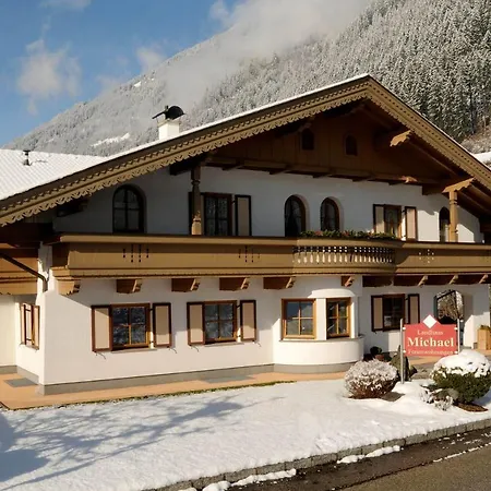 Апартаменты Michael *